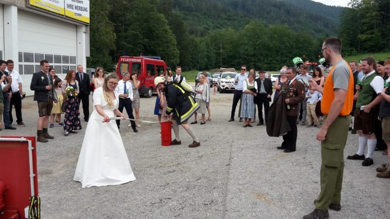 Kameradschaft freut sich über eine weitere Feuerwehrhochzeit