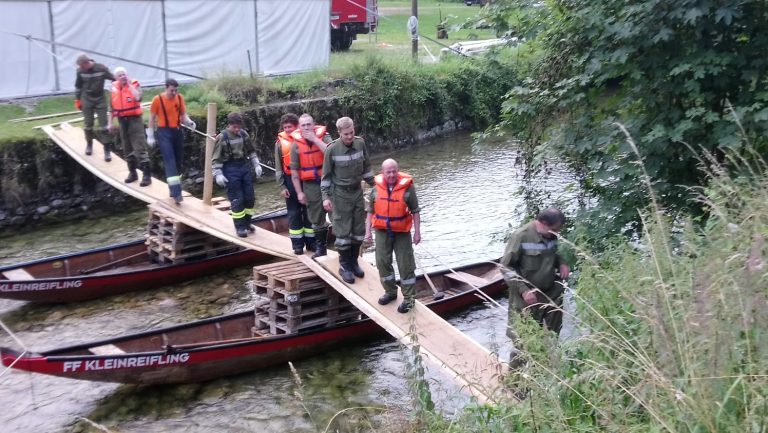 Monatsübung: Behelfsbrücke über den Hammergrabenbach